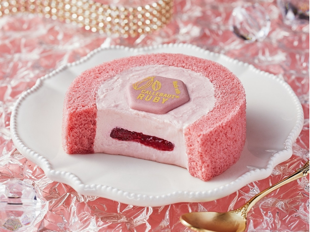 Uchi Cafe’ SWEETS プレミアム ルビーチョコレートのロールケーキ